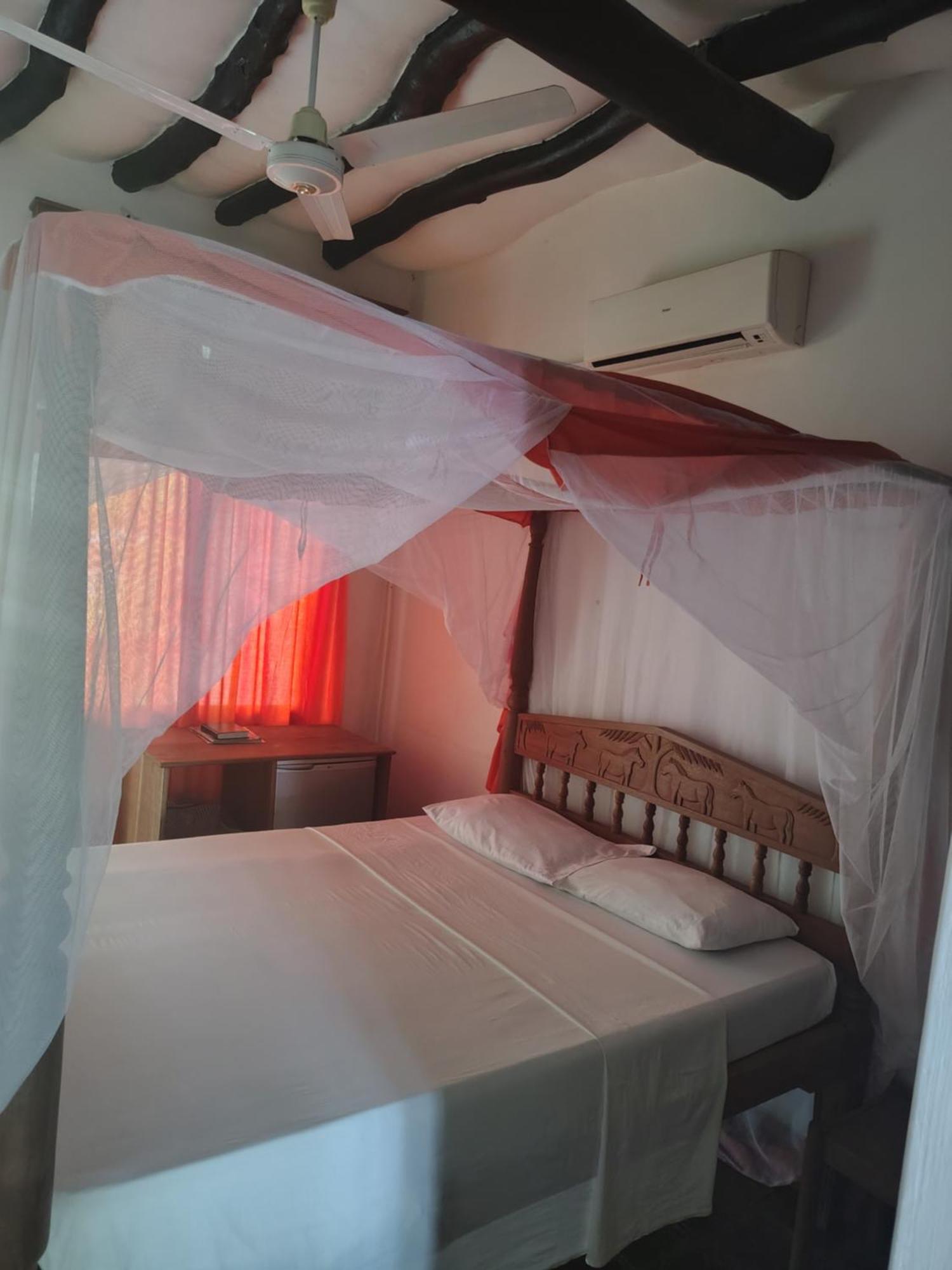 Mangro Hotel Diani Beach Exterior photo
