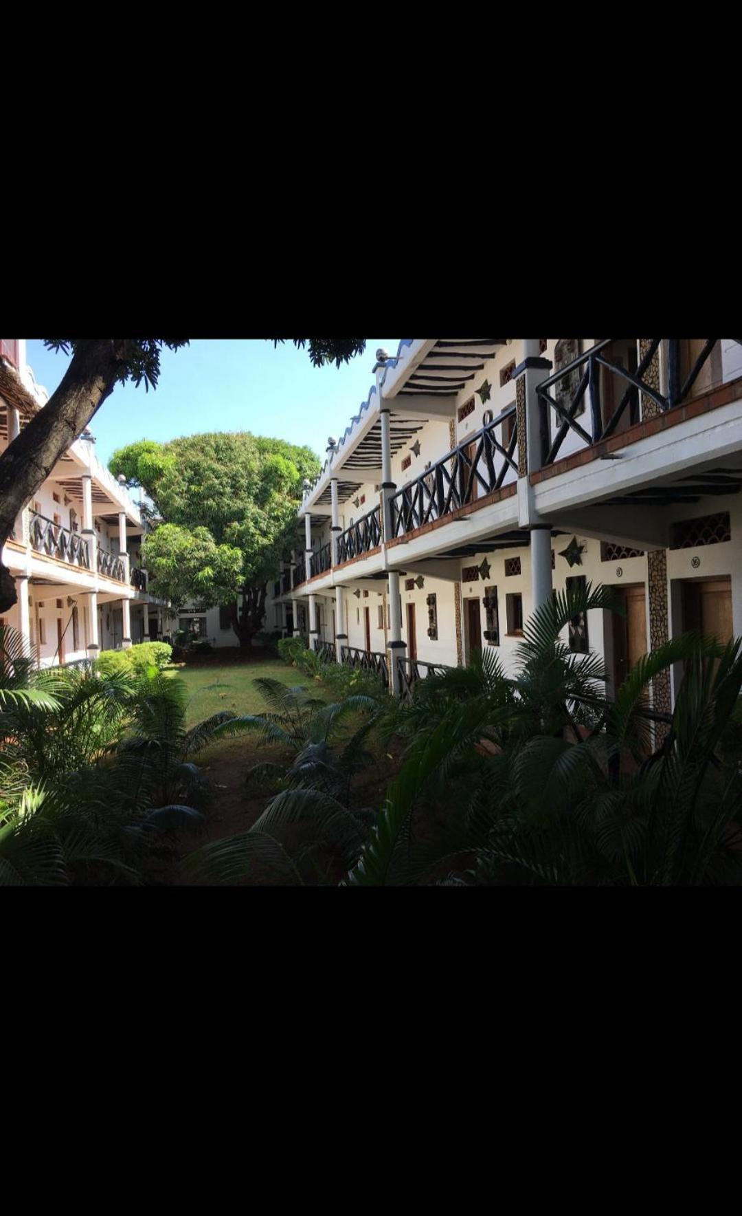 Mangro Hotel Diani Beach Exterior photo
