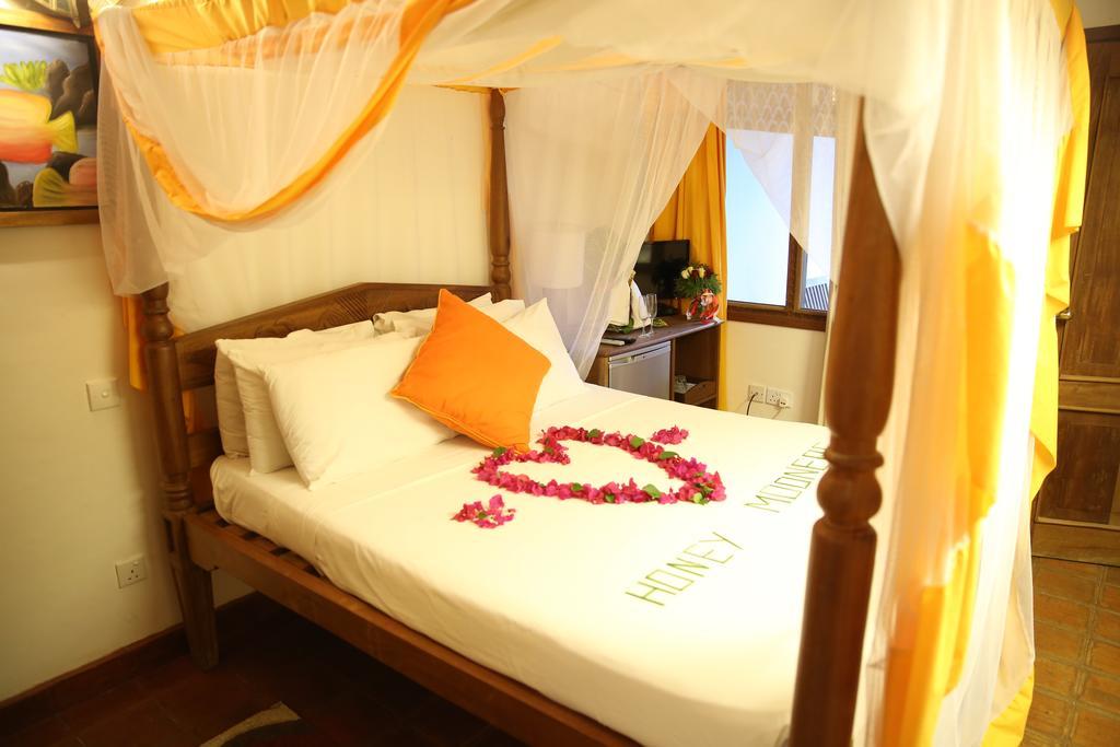 Mangro Hotel Diani Beach Exterior photo